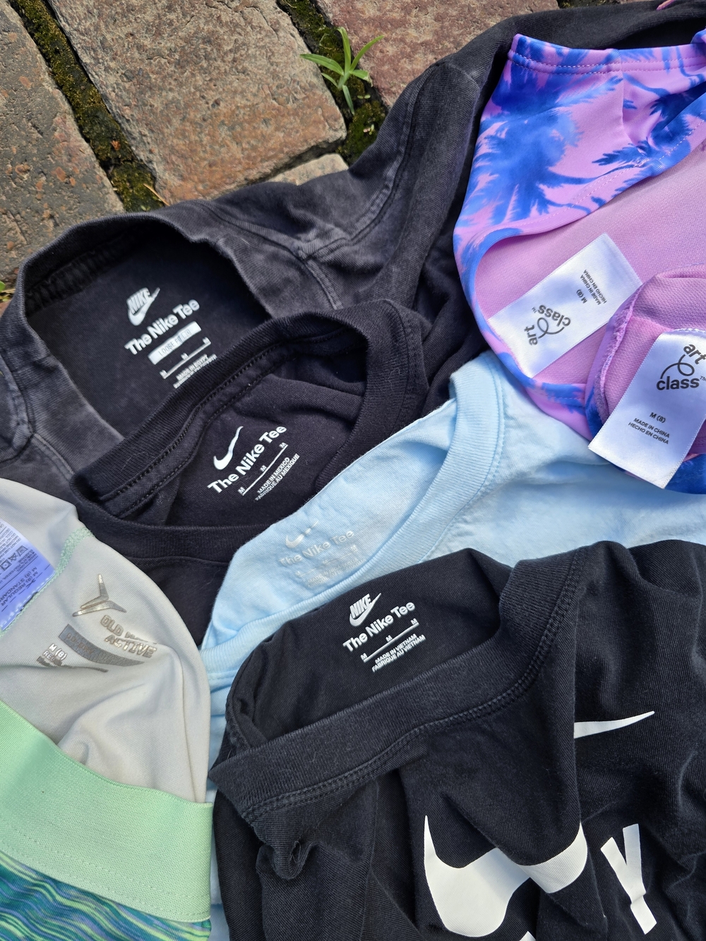 Nike Bundle 4 Tees Art Class Bikini, Old Navy Bike Short Athletic Lot BTS Sporty
